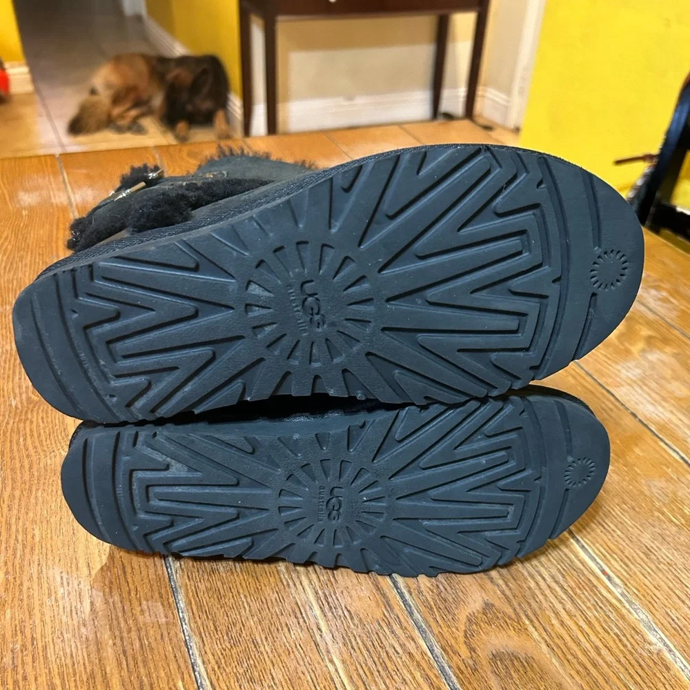 ❌SOLD❌Ugg Shearling Boots With Buckle Size 8 - Picture 4 of 6